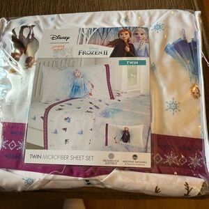 Disney Frozen11 Twin Full &flat sheet NO PILLOWCASETaken out of package not used